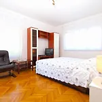 House Nada 1201